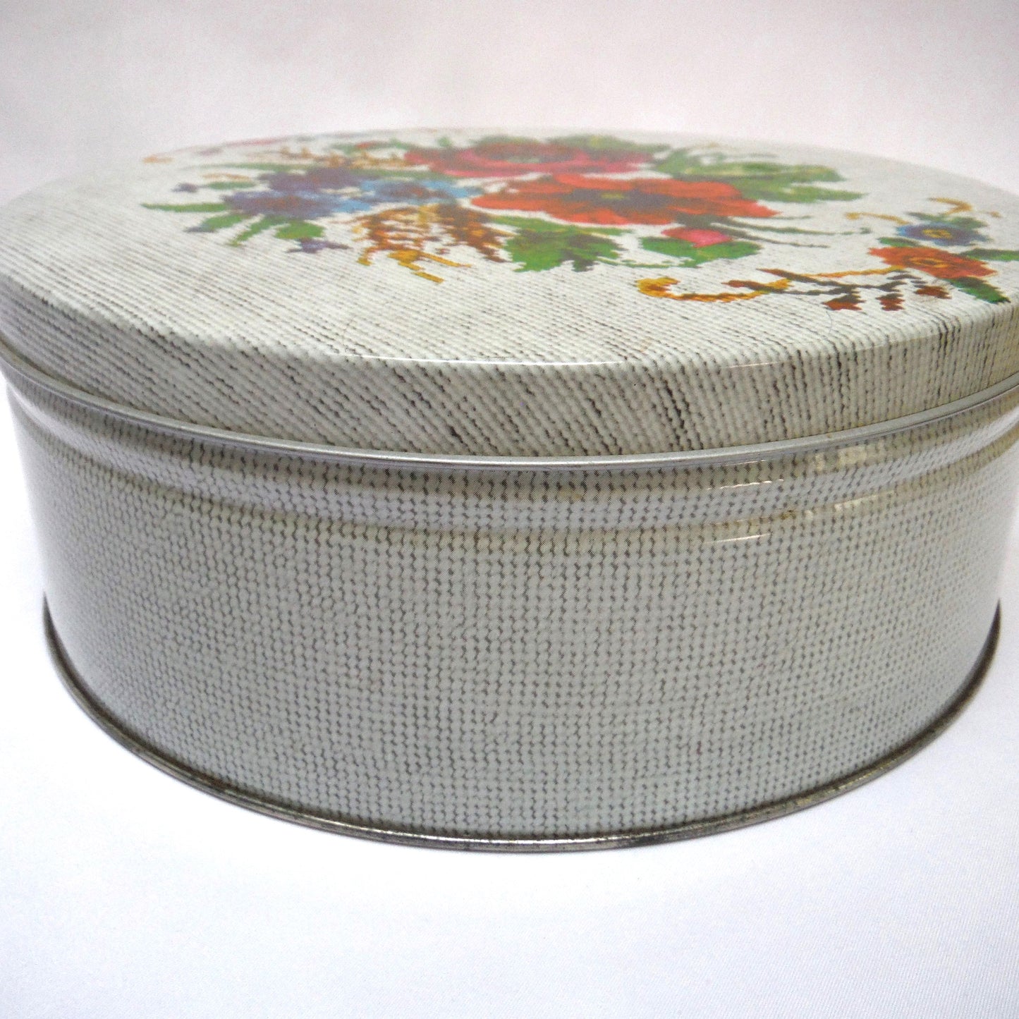 Vintage Needlepoint-Styled Round Tin Container, 'ROSE BOUQUET on CANVASS'