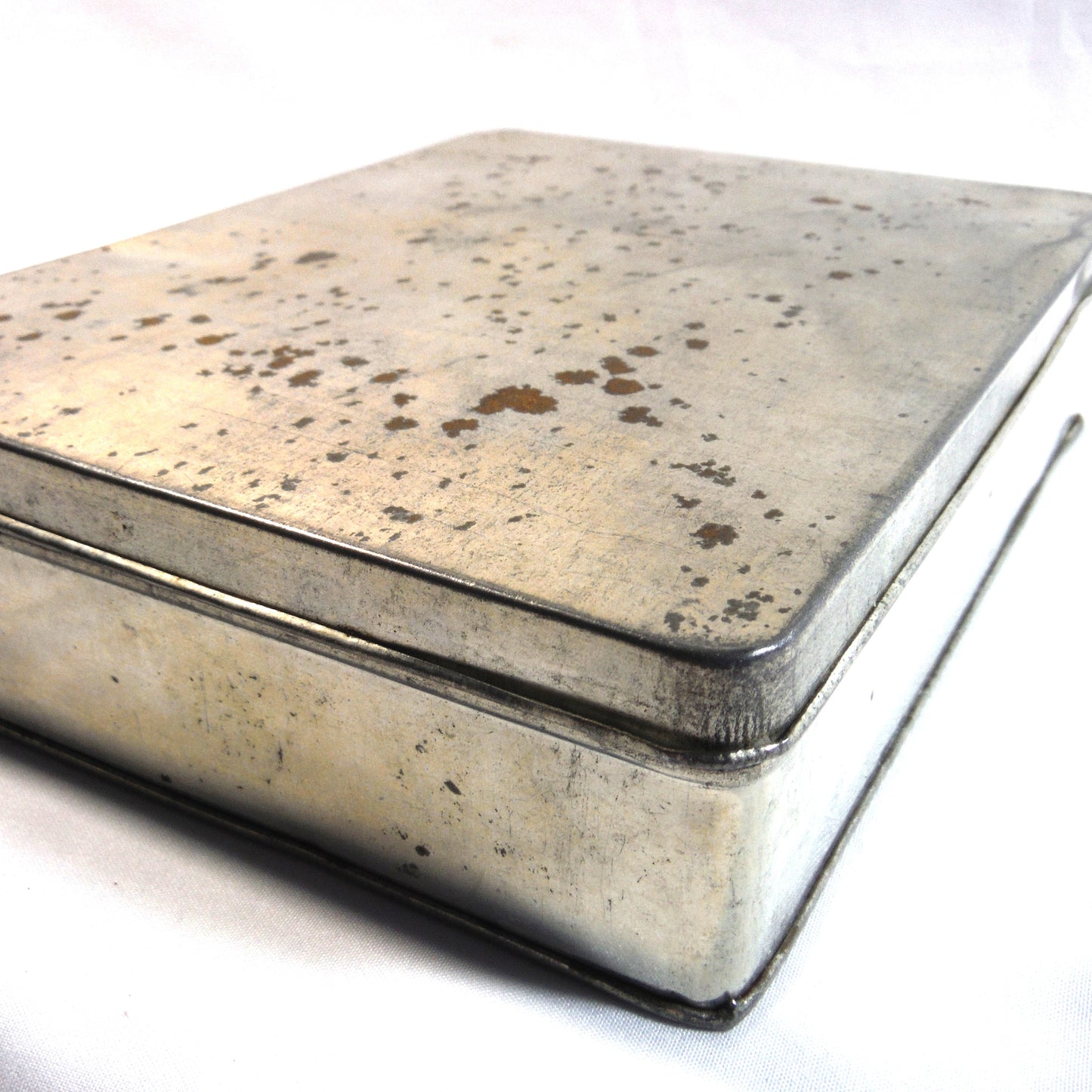 An Old-Timer Covered Square Tin Container, All Silver Colour Plain-Jane Styling!