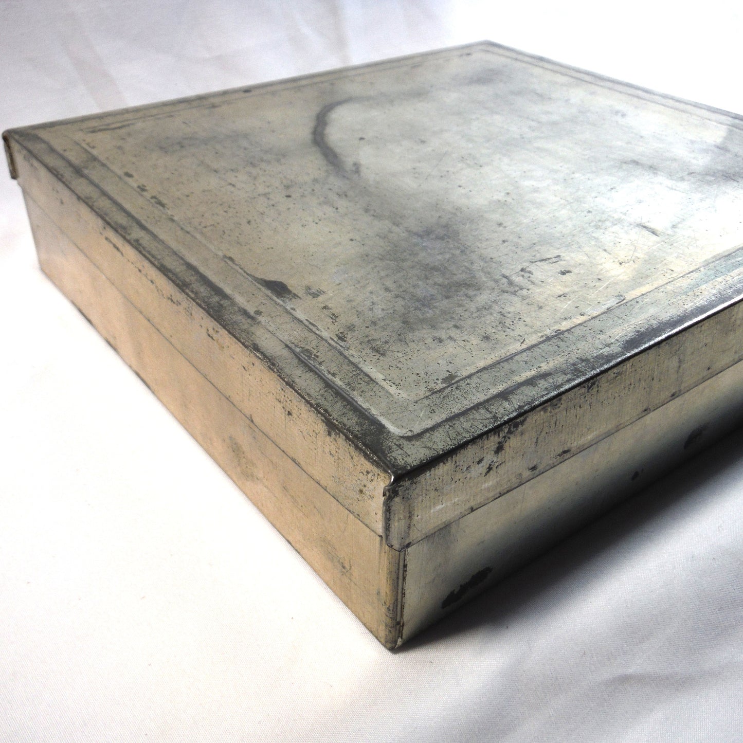 ANTIQUE Large Square Covered Silver-Coloured COOKIE or CAKE TIN CONTAINER