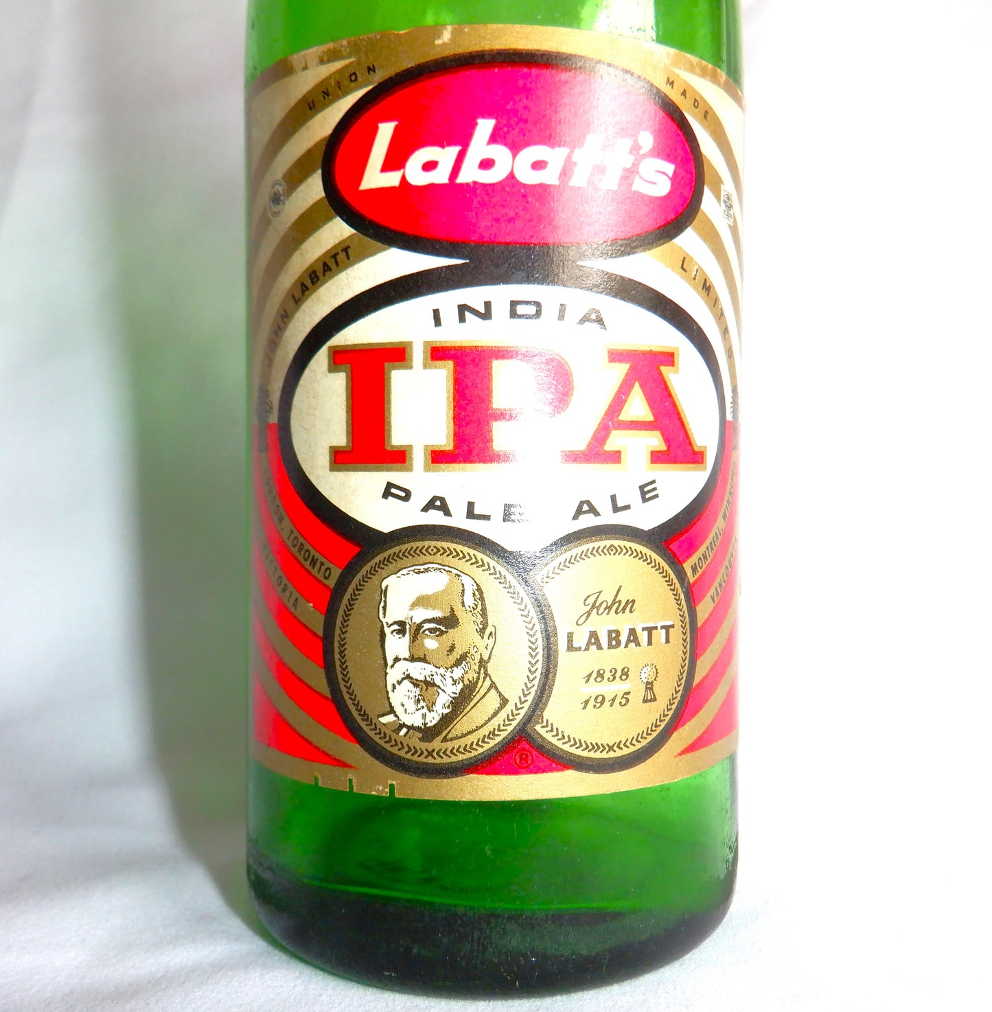 LABATT'S INDIA PALE ALE BEER BOTTLE, Antique Mid-Century 1950's, RARE Labelled Ontario Canada LCBO with Original Cap!