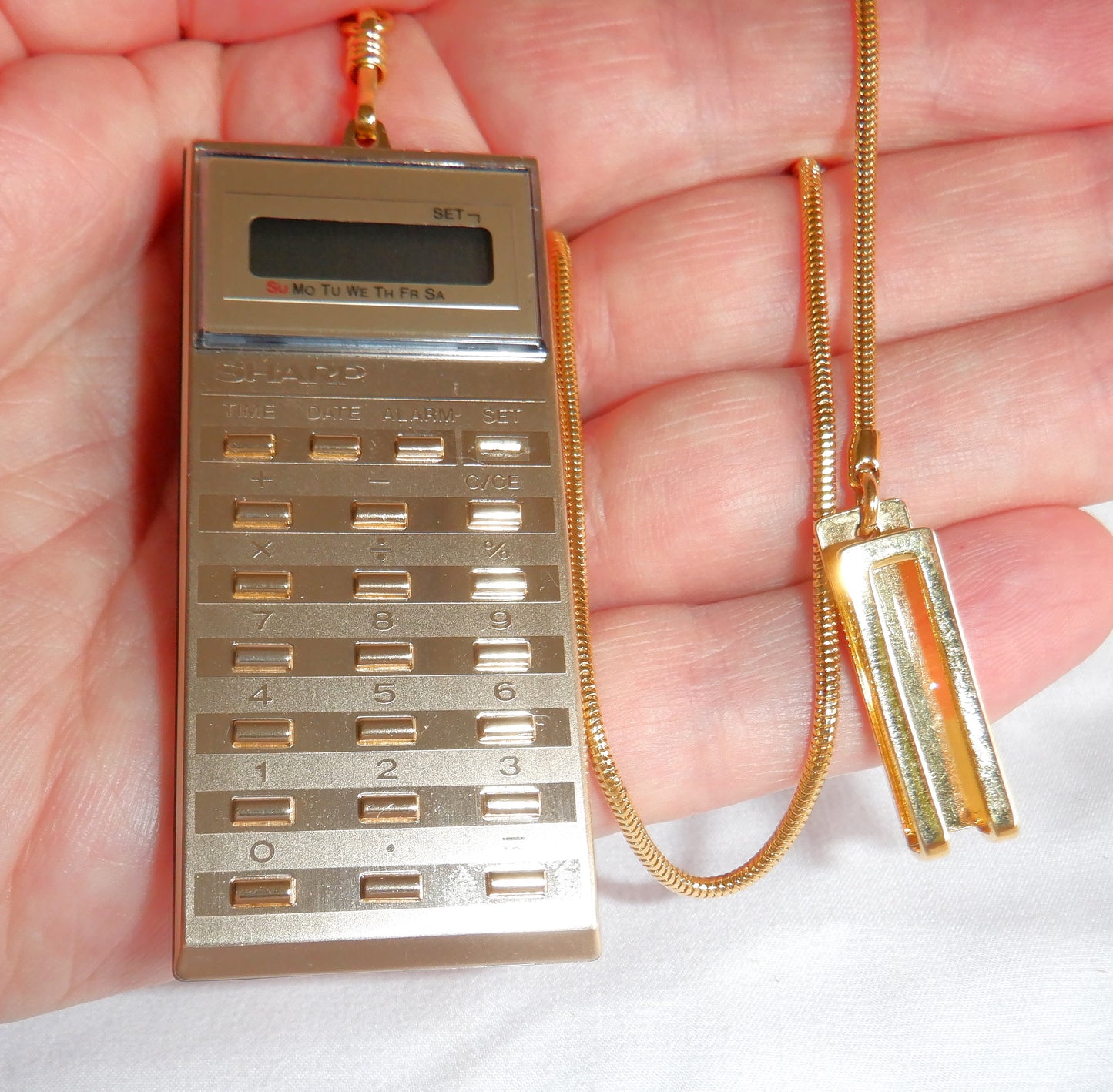 VINTAGE SHARP POCKET CALCULATOR, Model EL-8061S, MINT Condition w/chain, clasp, key & case! Made in Japan 1980's