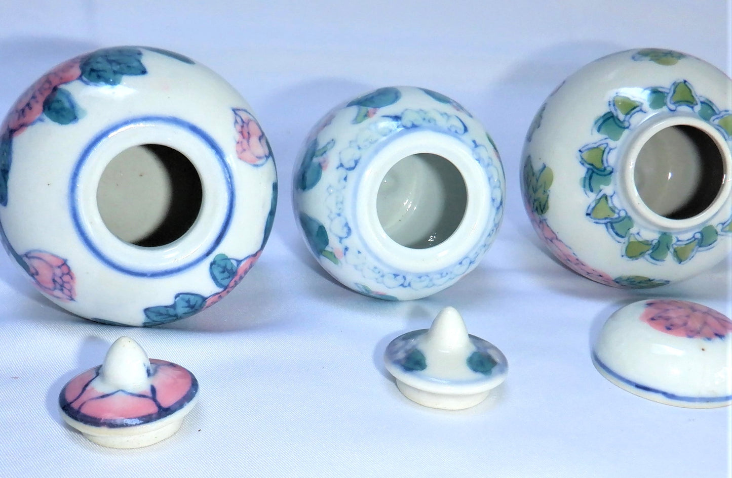 Vintage Set of 3 Miniature Chinese Vases with the original Lids