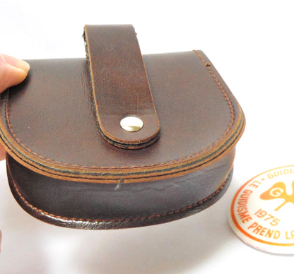 BOY SCOUTS OF CANADA, Mint Condition Vintage Brown Leather Waist Pouch, And Bonus GGC Badge, 1975