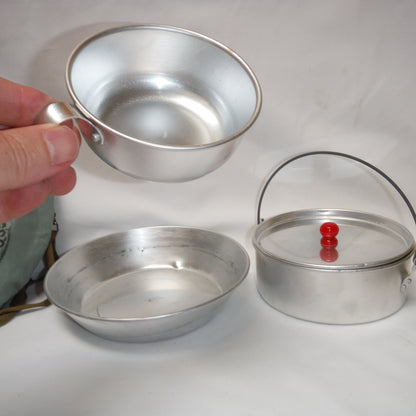 VINTAGE MESS KIT COOKING SET, Official Camping Mess Kit from EATON'S Canada. BRAND-NEW OLD-STOCK, Made in Japan