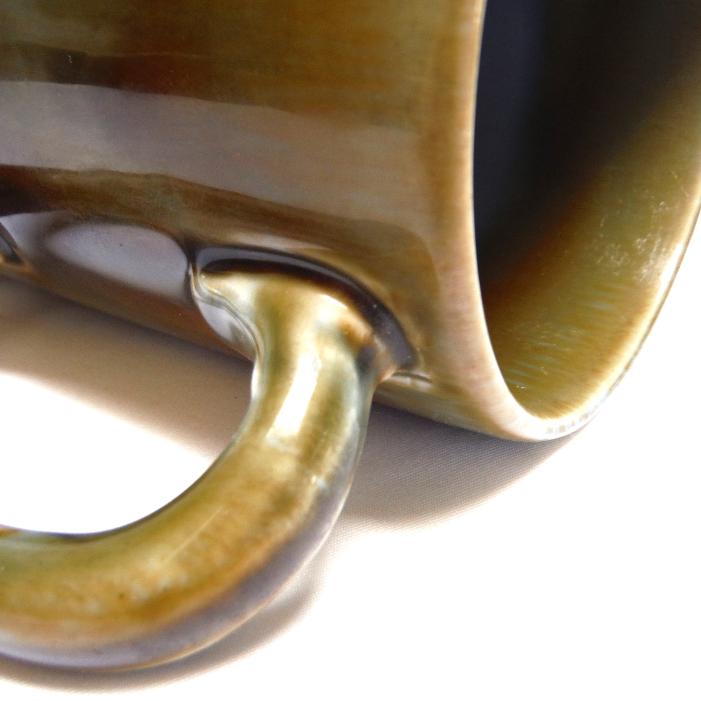 Vintage KILLARNEY MUG, with Swiss Musical Movement by Reuge, and Blue Green Glazed Finish by WADE of Ireland: 'THE FOX HUNT'