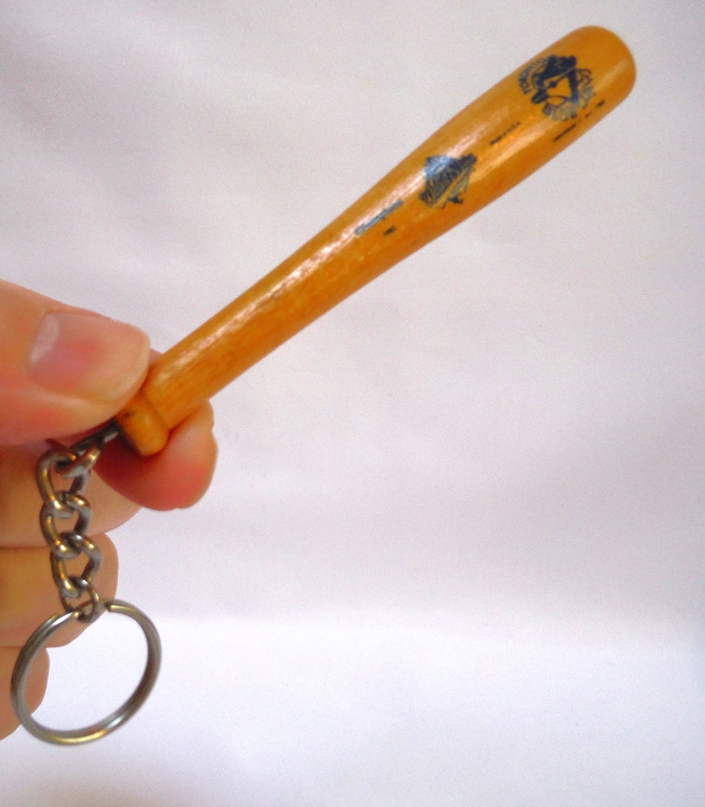 RARE MINIATURE BASEBALL BAT AND KEY CHAIN: Toronto Blue Jays 1993 World Series Champions!