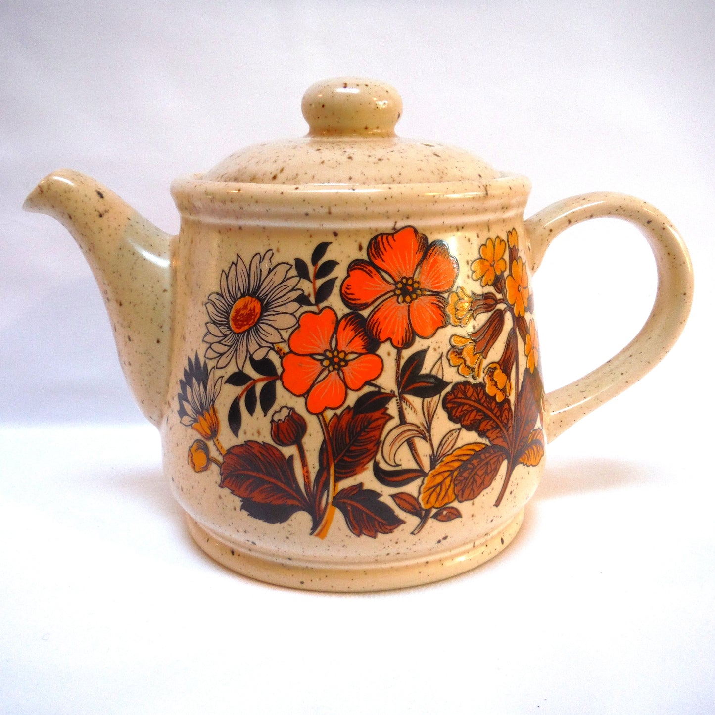 LARGE COUNTRY STYLE WILD-FLOWER TEAPOT, by Sadler of England