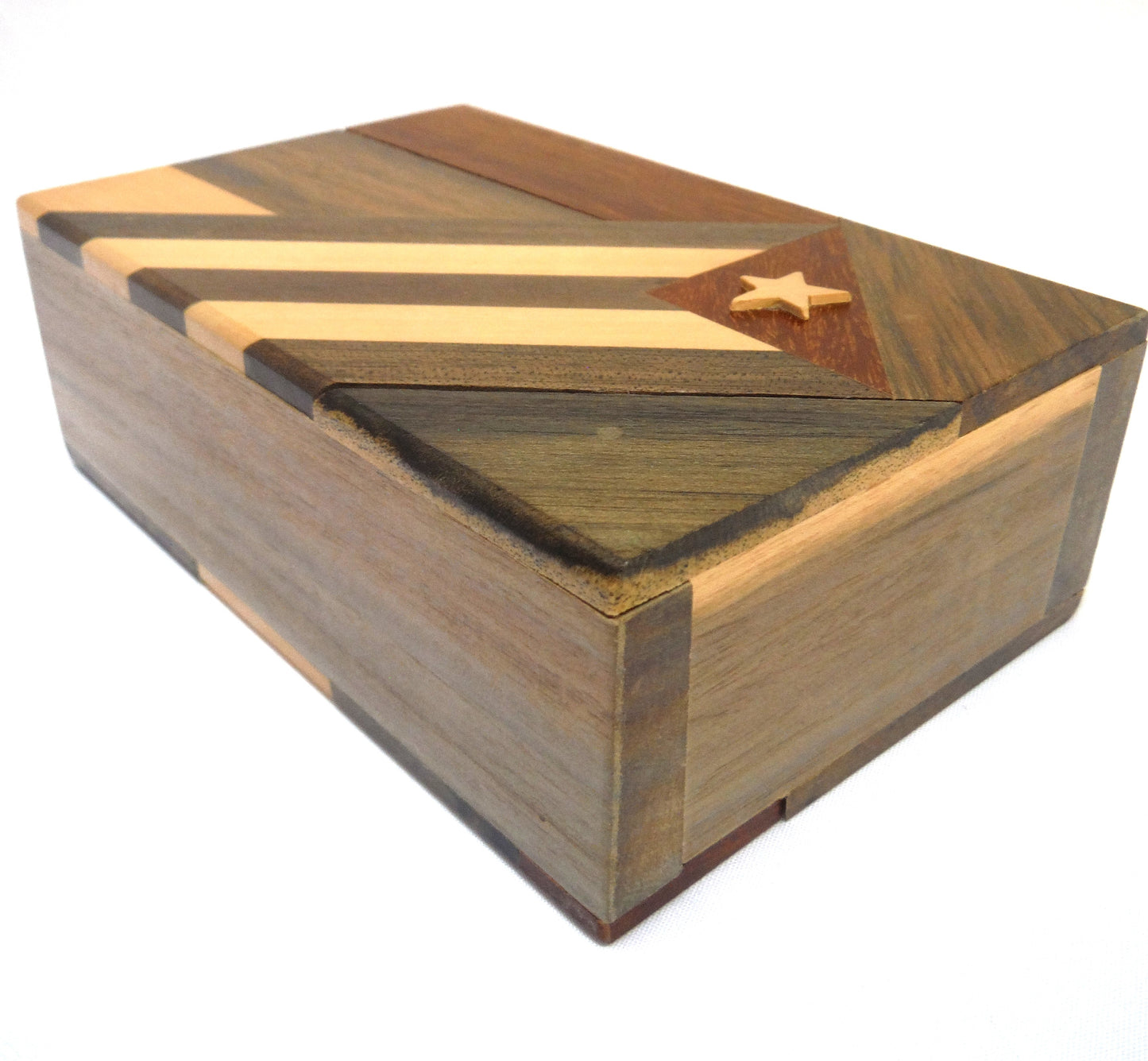 CUBAN Wooden Hand-Made Magical Opening Box: 'THE PROUD FLAG OF CUBA!'