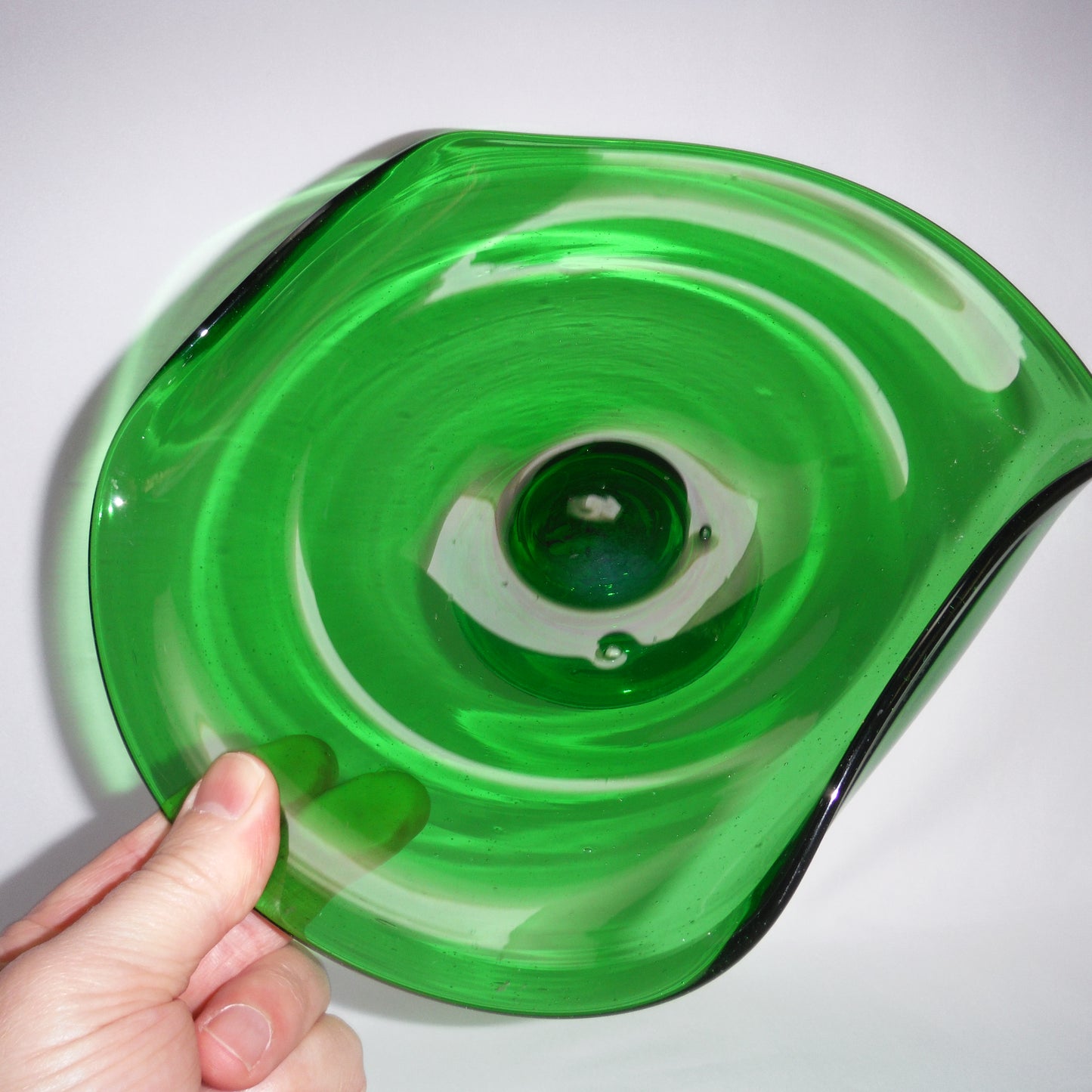 Rare Antique Hand-Blown Green Glass Artwork Bowl, with Curved Sides and Pedestal