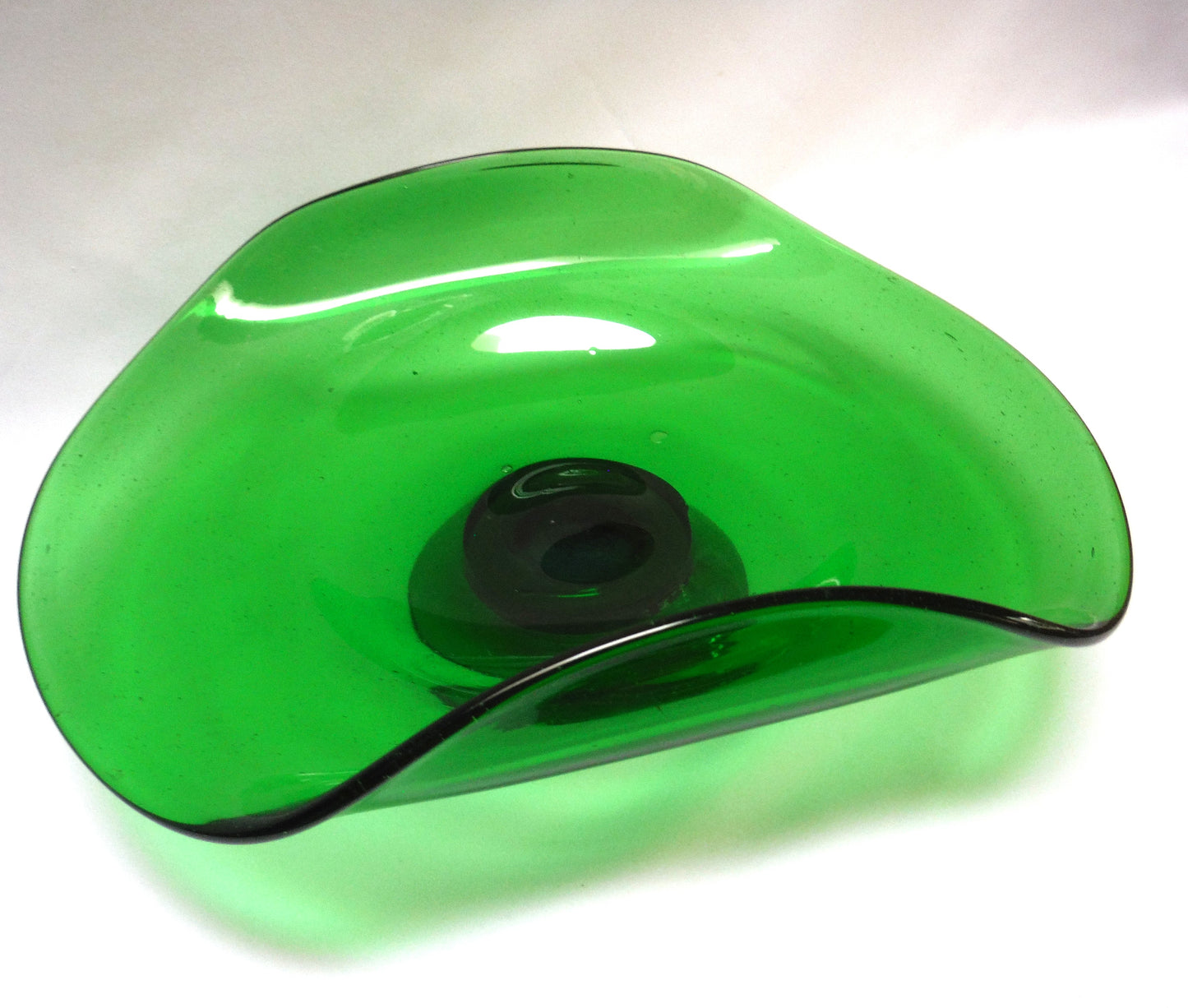 Rare Antique Hand-Blown Green Glass Artwork Bowl, with Curved Sides and Pedestal