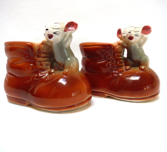 VINTAGE SALT & PEPPER SHAKERS: Cute Little Smiling Mouse Sitting on An Old Brown Boot