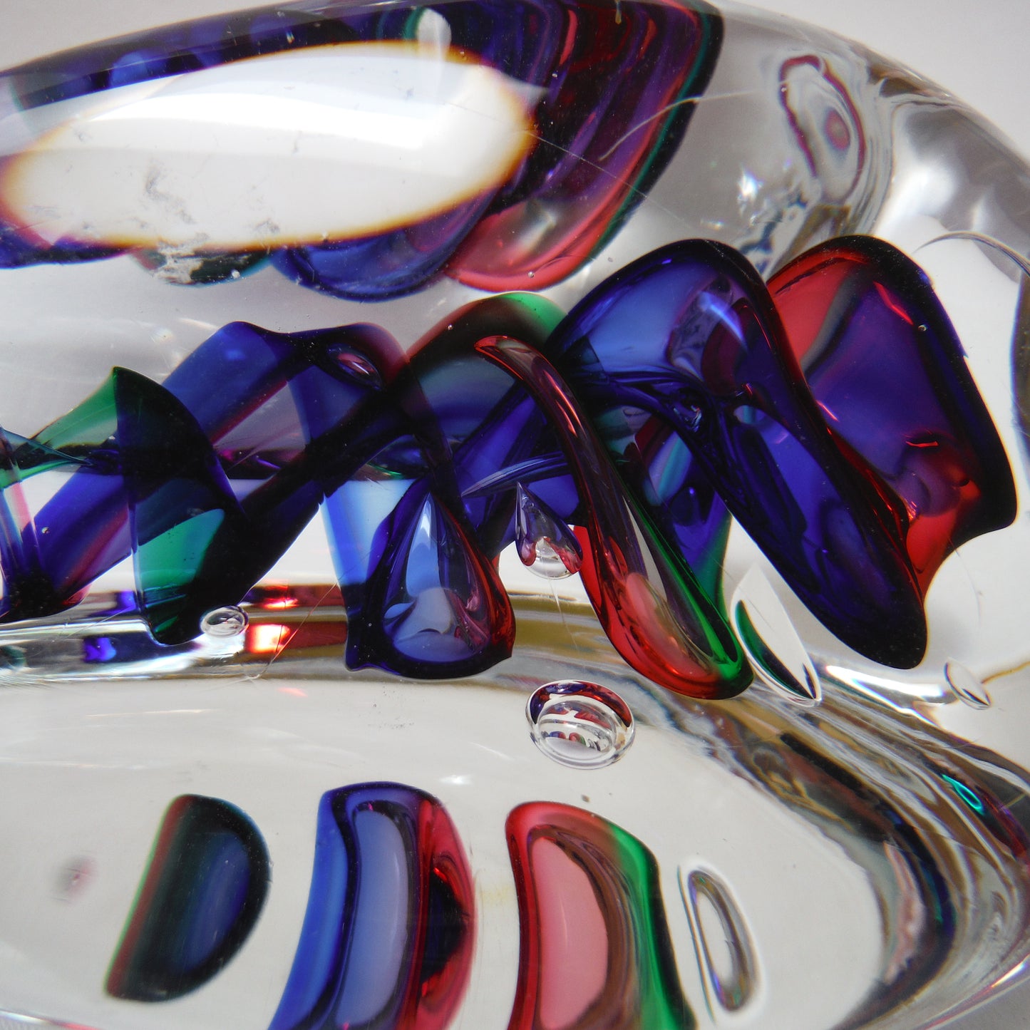 Hand Blown Multi-Coloured Clear Glass Paperweight by by Rubio Tofino: The Blue Green Red DIVING HUMPBACK WHALE