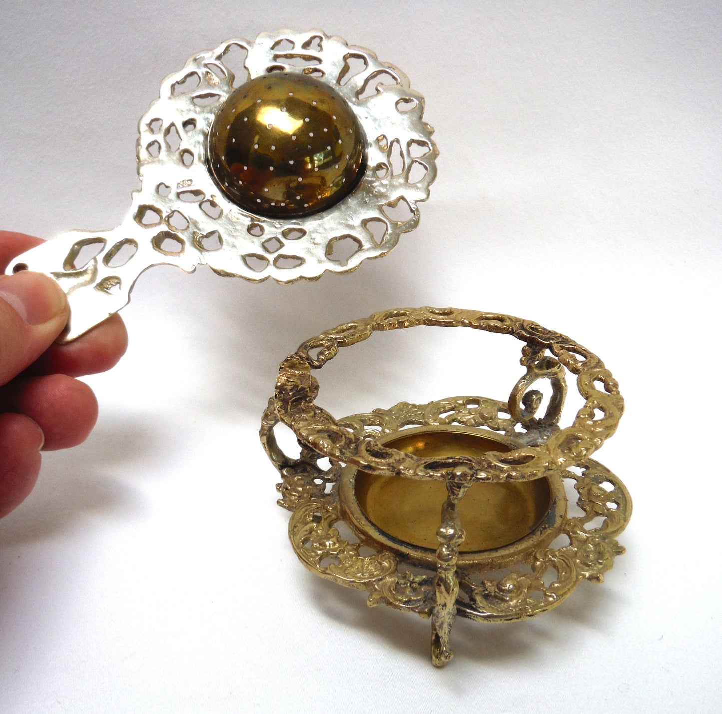 VINTAGE MID-CENTURY METAL LOOSE LEAF TEA STRAINER AND STAND: Ornate Cherube-Style in Stunning Bronze Finish