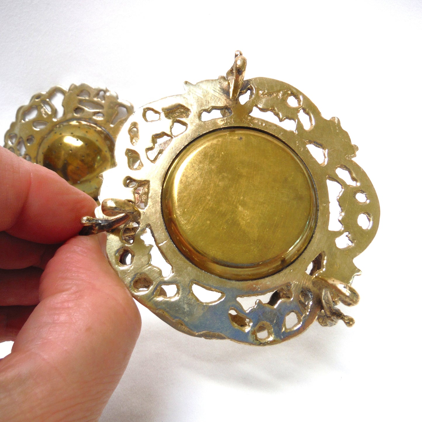 VINTAGE MID-CENTURY METAL LOOSE LEAF TEA STRAINER AND STAND: Ornate Cherube-Style in Stunning Bronze Finish