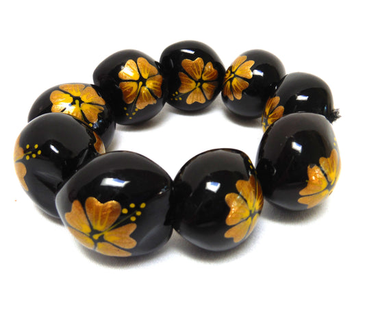Vintage Hand-Painted BEAD BRACELET: Black Authentic Nuts with Gold Four-Leaf Clover Painted Design