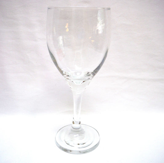 VINTAGE 8-Inch TALL STRONG CLEAR WINE GLASS: Engraved 'Ciad Mile Failte, Cape Breton'