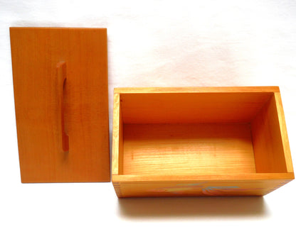 VINTAGE WOODEN DOVE-TAILED  ARTIST BOX WITH LID AND HANDLE: Hand-Made and Hand-Painted by Solitude Studios of Qualicum Beach, Vancouver Island, BC