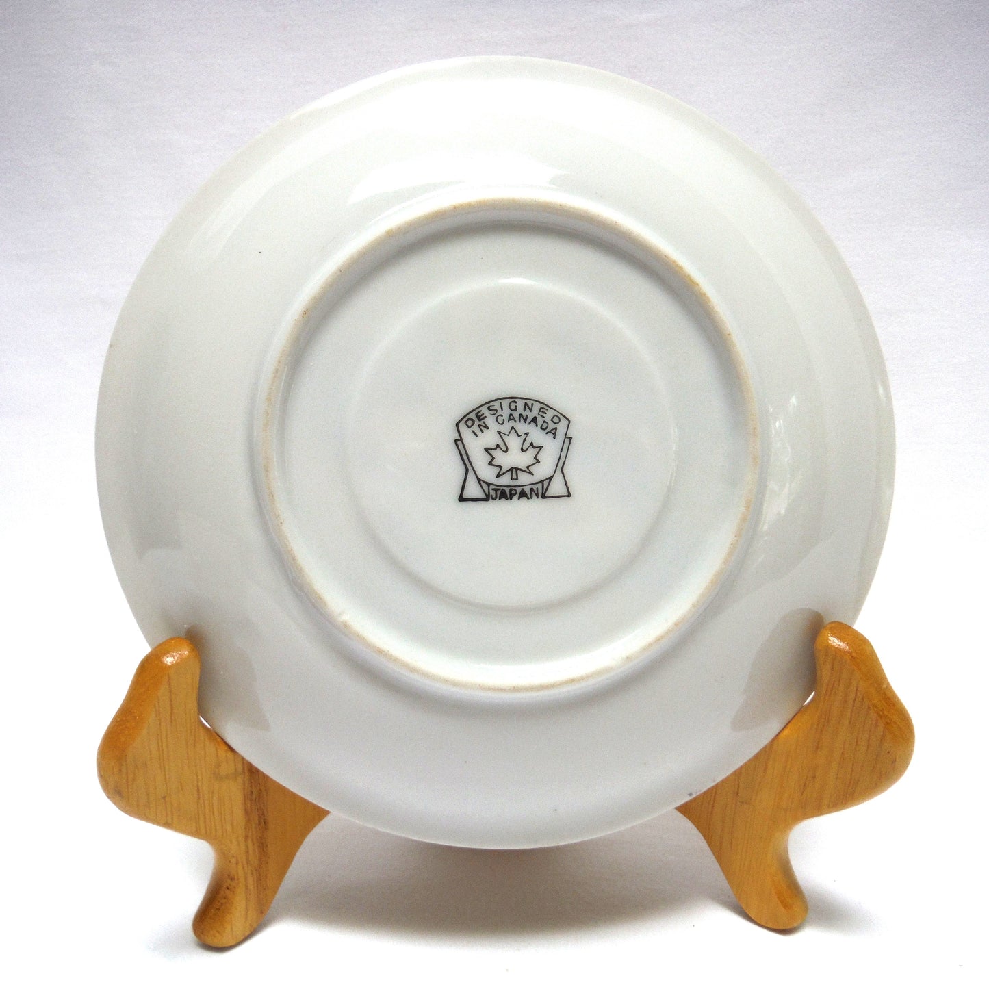 RARE VINTAGE CURLING MOTIF GOLD RIMMED TEA CUP & SAUCER, Designed in Canada, Made in Japan