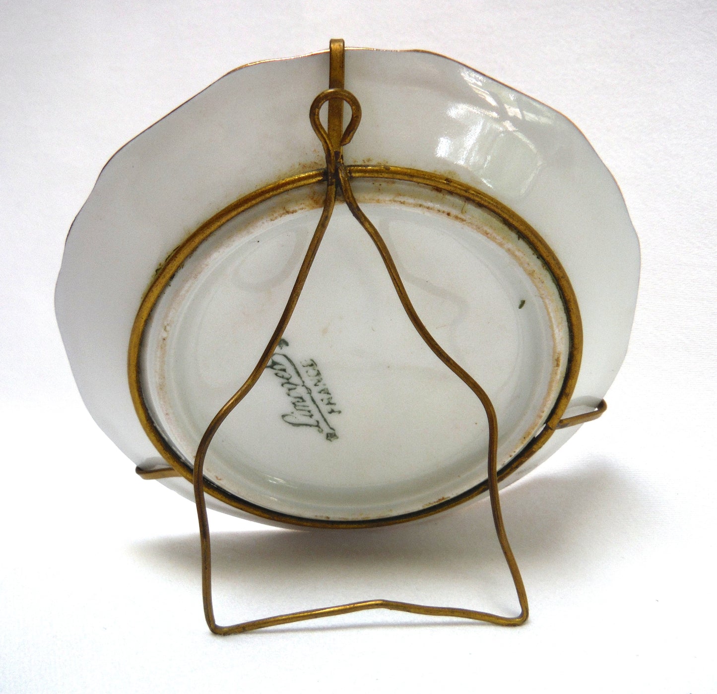 LIMOGE DECORATIVE MINI 3.5 Inch PLATE with Wire Brass Stand: 'A COURTING COUPLE'