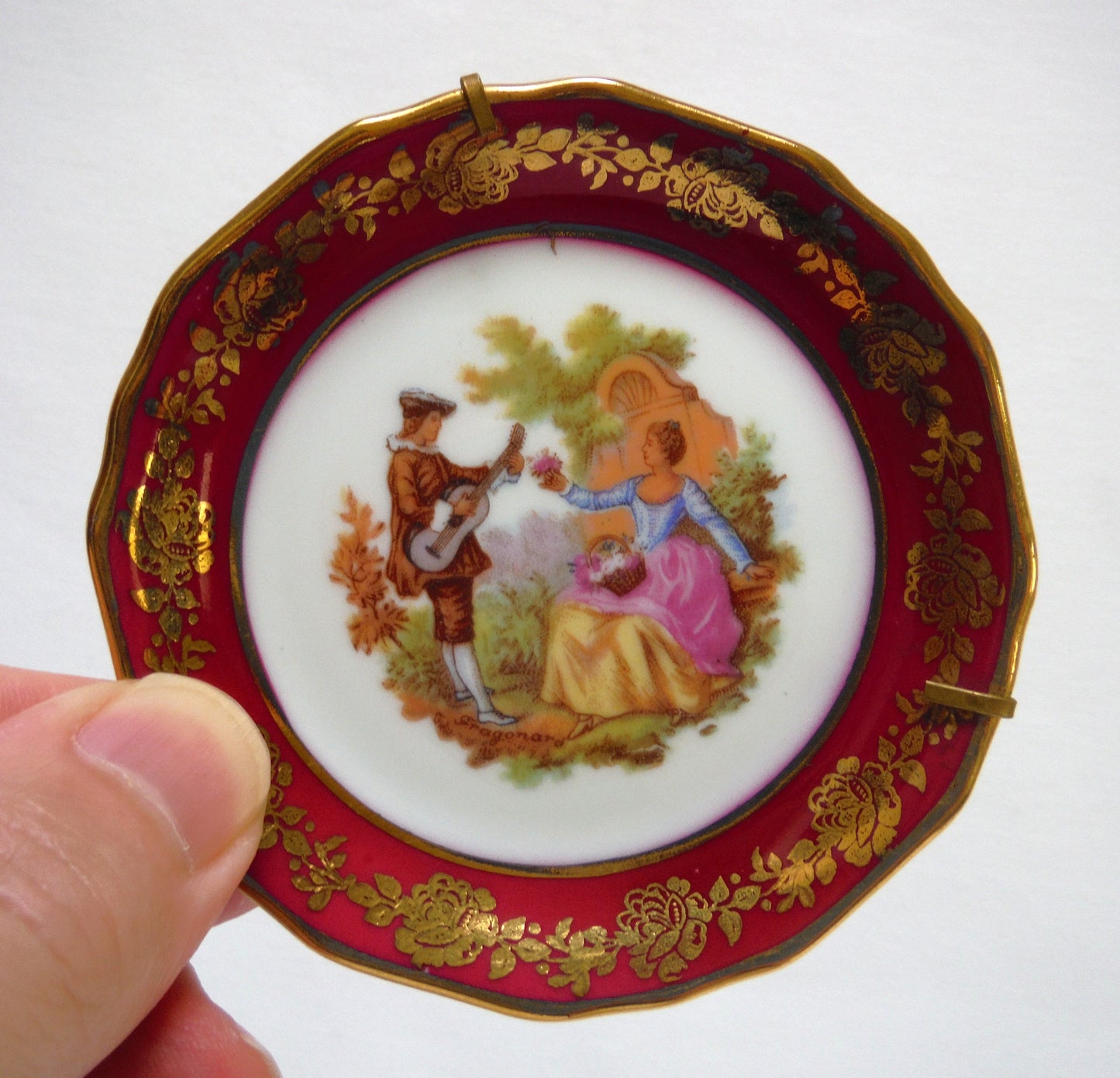 LIMOGE DECORATIVE MINI 3.5 Inch PLATE with Wire Brass Stand: 'A COURTING COUPLE'