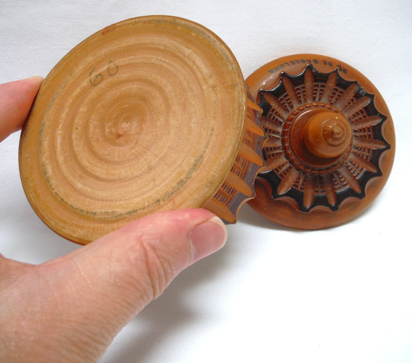 Mid-Century Wooden Hand-Turned and Carved Covered Trinket Souvenir Bowl: 'BARCELONA, SPAIN'