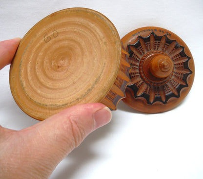 Mid-Century Wooden Hand-Turned and Carved Covered Trinket Souvenir Bowl: 'BARCELONA, SPAIN'