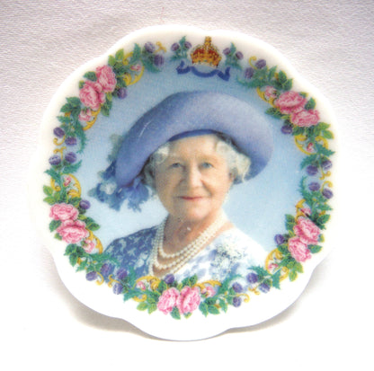 MINIATURE BRITISH ROYALTY COMMEMORATIVE PLATE: 100th Birthday of Her Majesty Queen Elizabeth, The Queen Mother