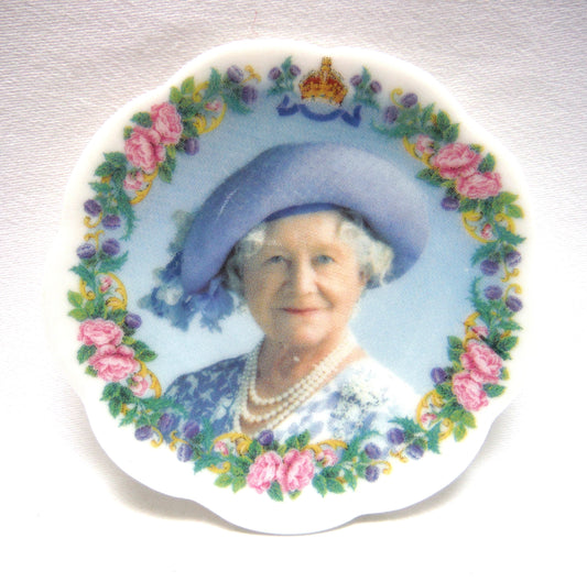 MINIATURE BRITISH ROYALTY COMMEMORATIVE PLATE: 100th Birthday of Her Majesty Queen Elizabeth, The Queen Mother