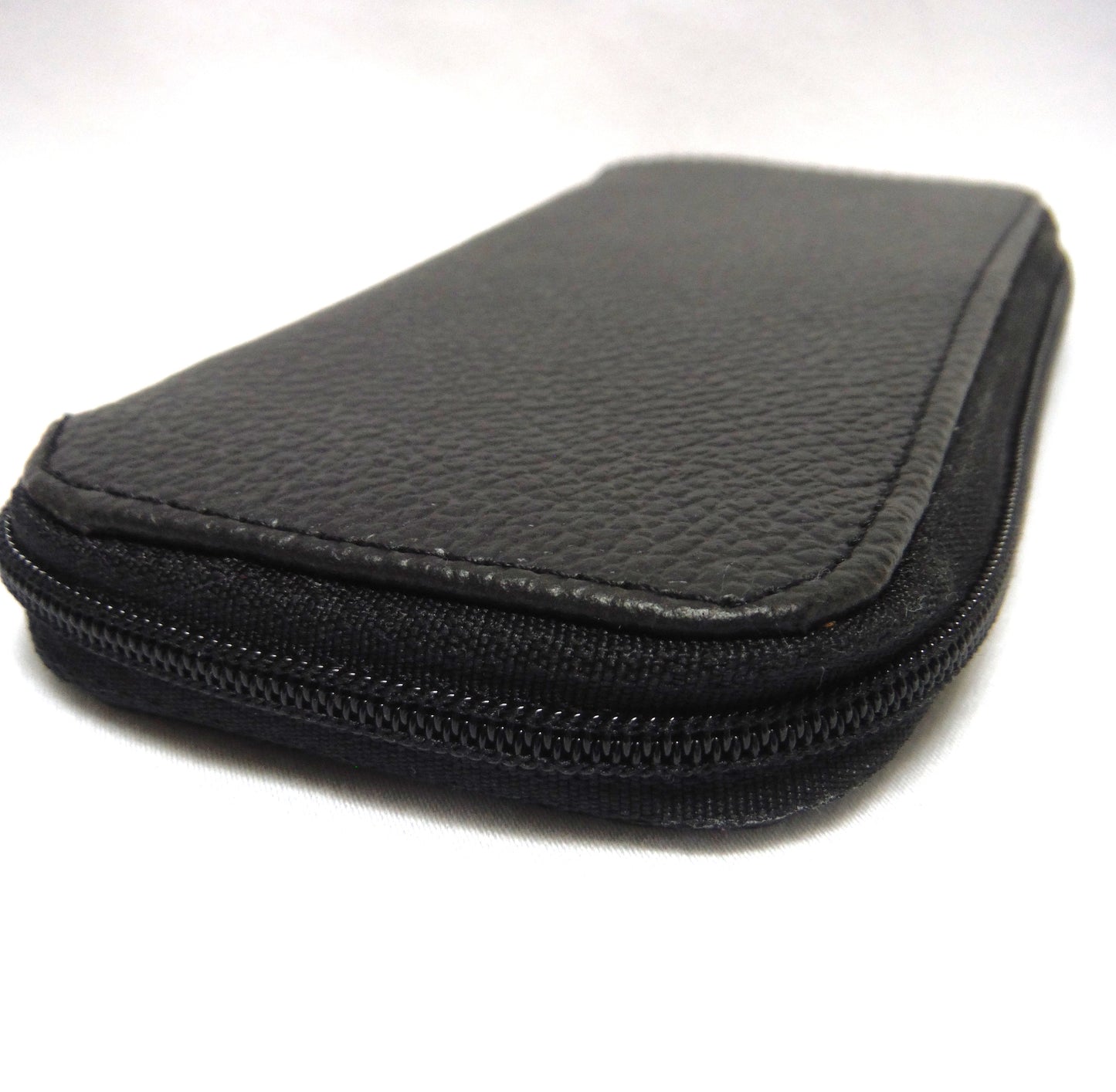 VINTAGE BRITISH POCKET COIN HOLDER, Black Leather Zippered Mint Condition