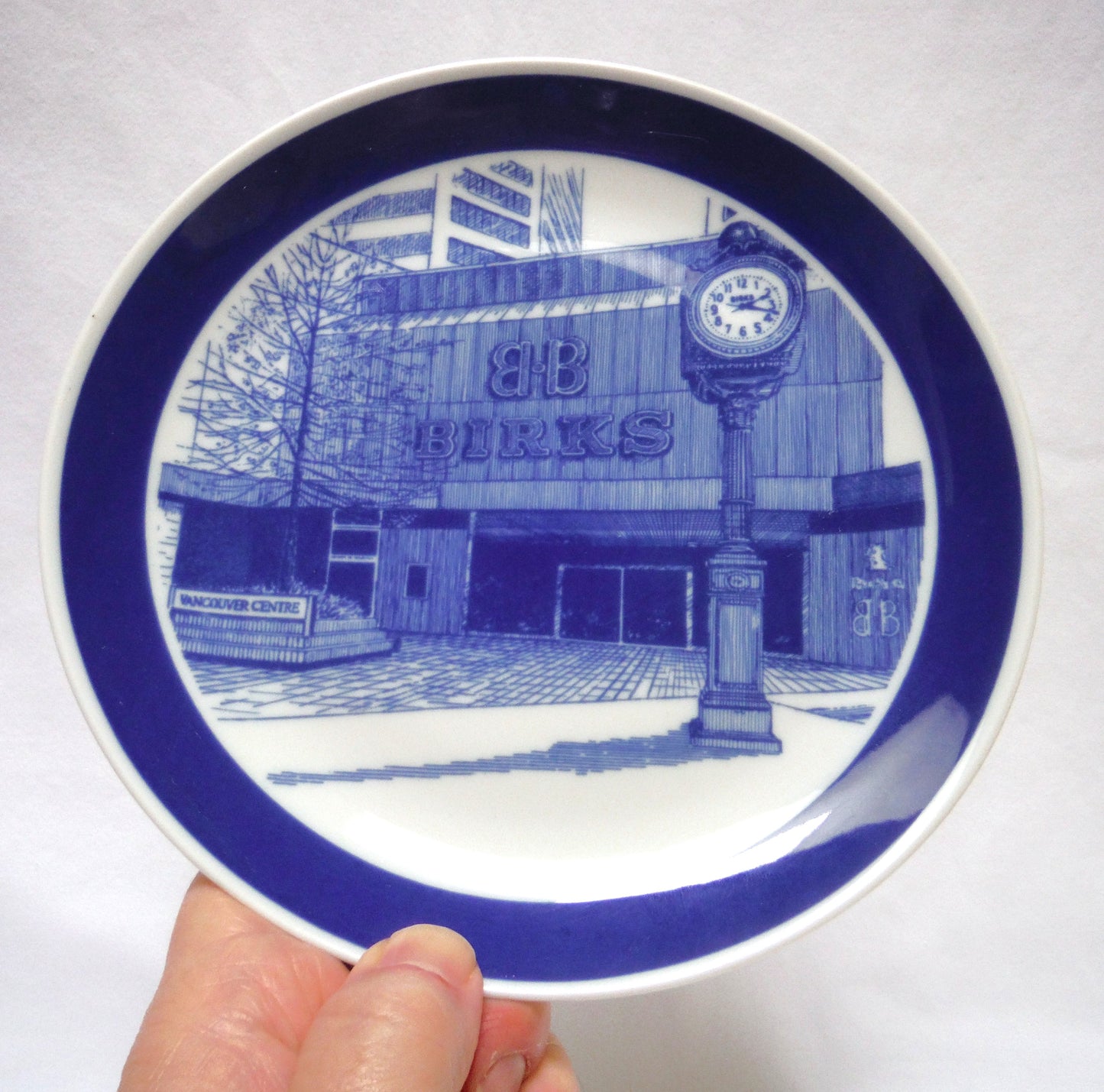 RARE VINTAGE 1970's BIRKS JEWELLERS SOUVENIR PLATE: 'Birks Clock Vancouver Centre, by Millhouse of Denmark'