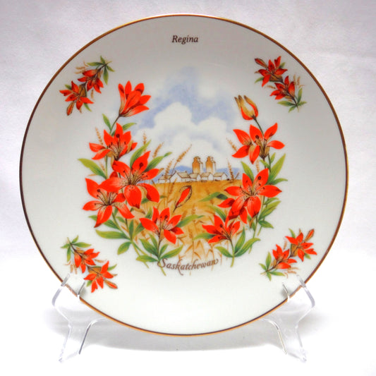 VINTAGE SOUVENIR 8.5-inch Decorative Plate of REGINA, SASKATCHEWAN: Western Red Lily by Viletta of Canada