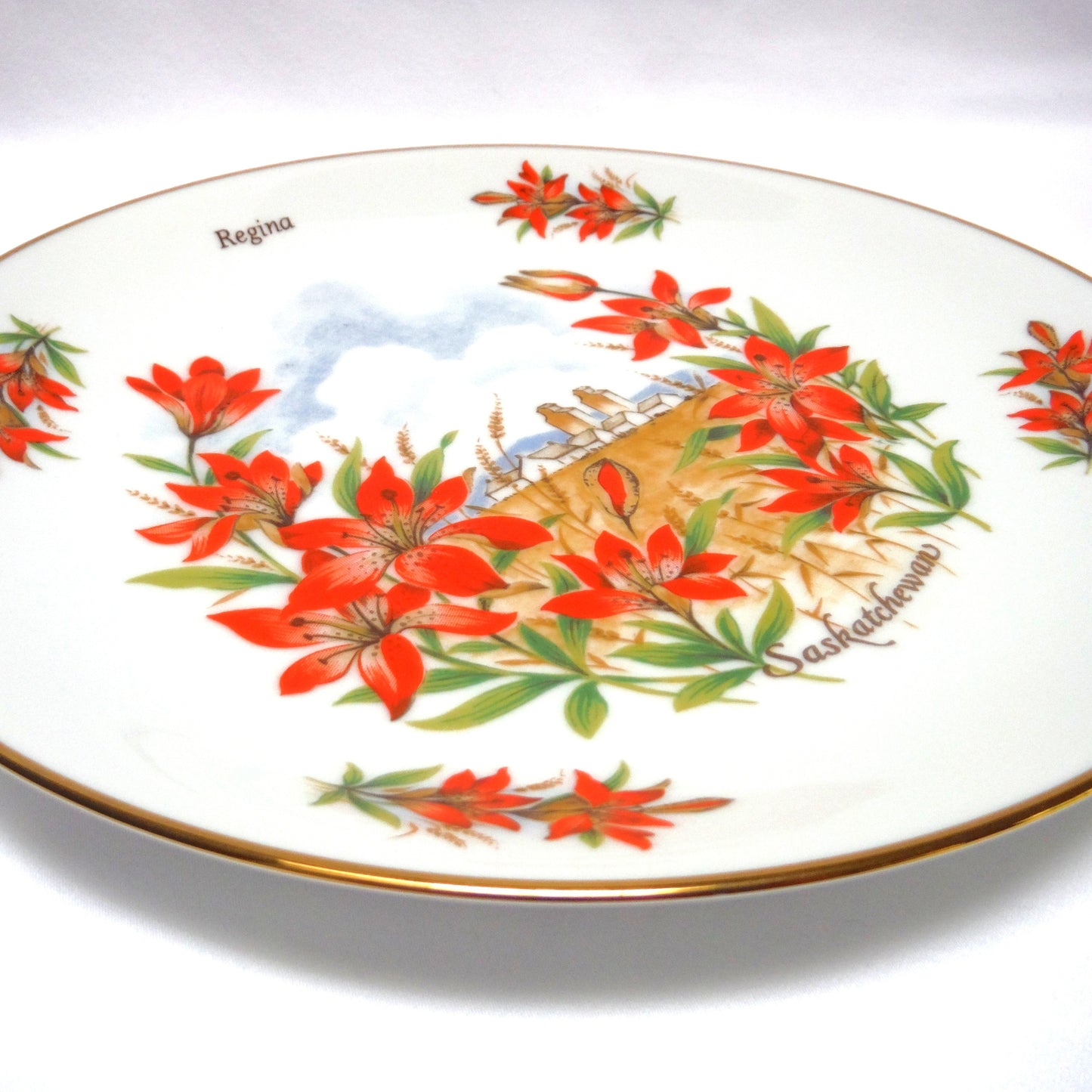VINTAGE SOUVENIR 8.5-inch Decorative Plate of REGINA, SASKATCHEWAN: Western Red Lily by Viletta of Canada