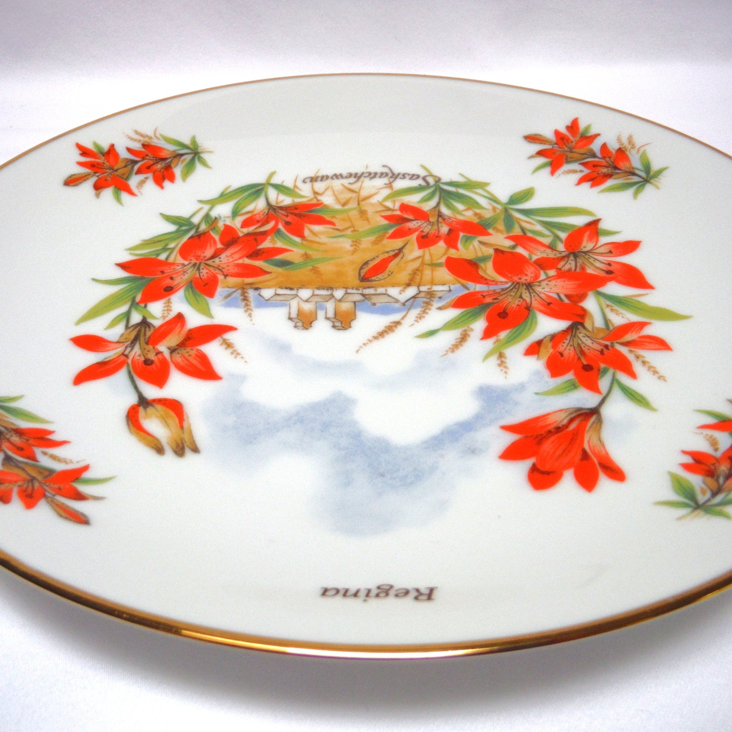 VINTAGE SOUVENIR 8.5-inch Decorative Plate of REGINA, SASKATCHEWAN: Western Red Lily by Viletta of Canada