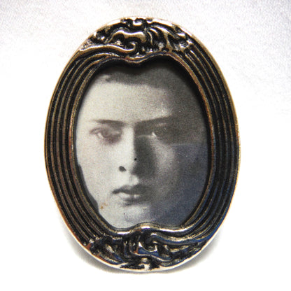 Vintage Set of THREE MINIATURE PHOTO FRAMES in Original Vinyl Pouch: Silver and Black Metal with stand, RARE Made in the U.S.A!