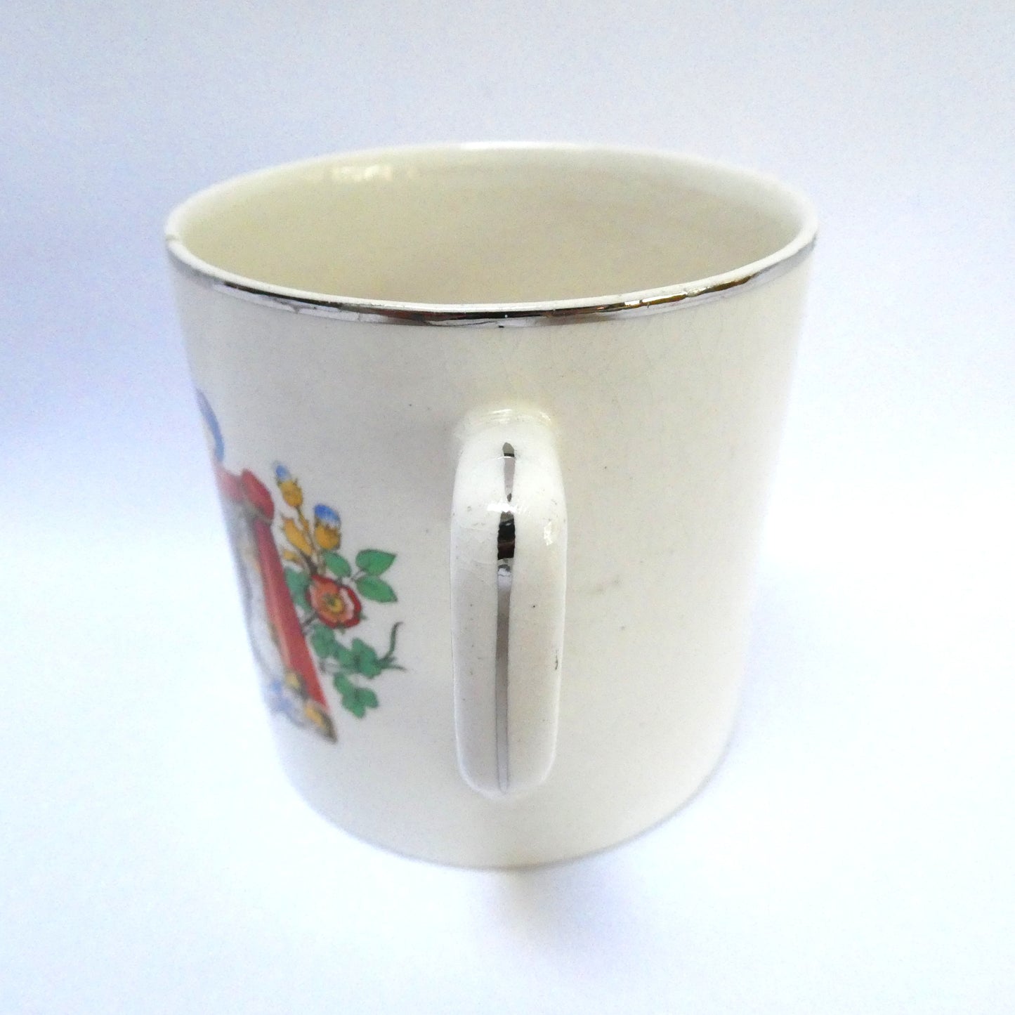 ANTIQUE COMMEMORATIVE ROYAL MUG: Celebrating The 1935 Silver Jubilee of KING GEORGE V AND QUEEN MARY