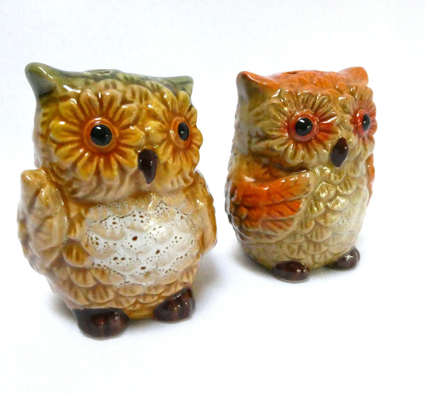 VINTAGE 'WHO'S - WHO' WISE PAIR OF OWLS SALT AND PEPPER SHAKERS