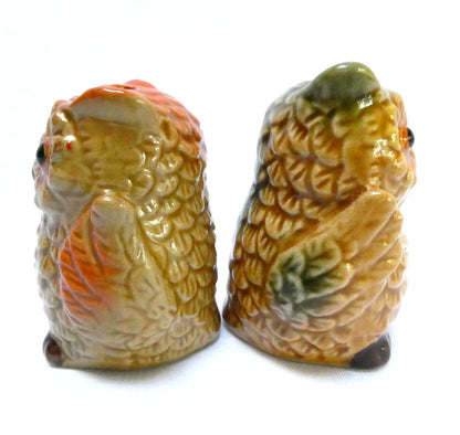 VINTAGE 'WHO'S - WHO' WISE PAIR OF OWLS SALT AND PEPPER SHAKERS