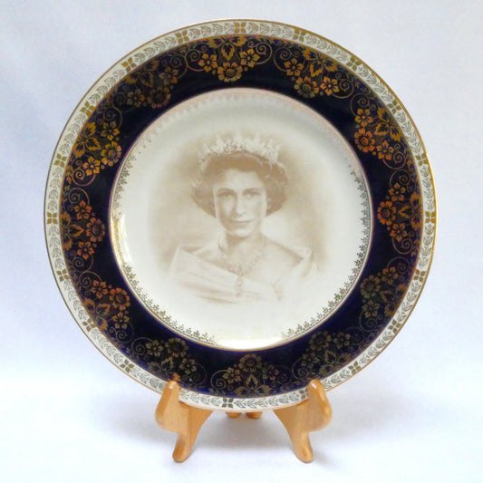 Vintage 1953 Commemorative Plate of The Coronation of Queen Elizabeth II, Famous Image by Crown Ducal of England