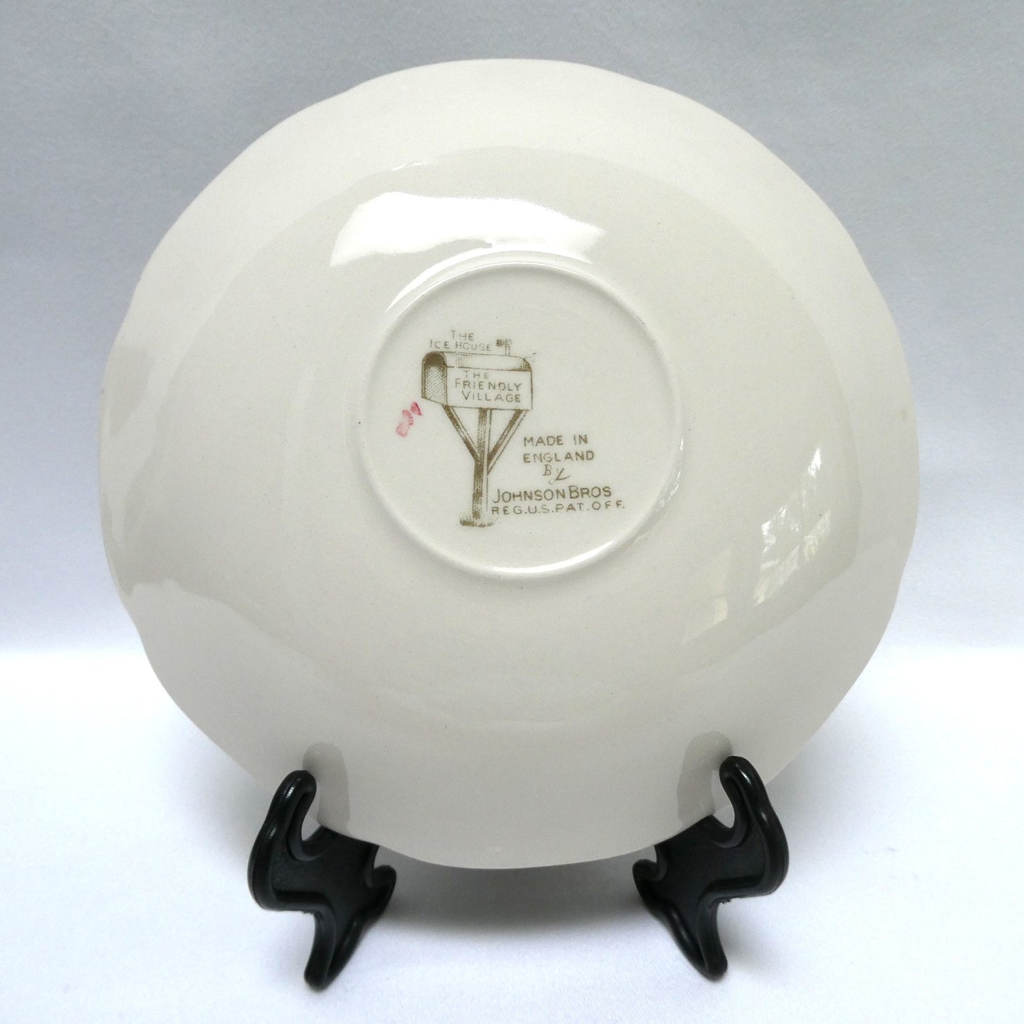Vintage Johnson Brothers FRIENDLY VILLAGE SERIES TRINKET TRAY or TEA SAUCER, in The Famous Ice House Pattern