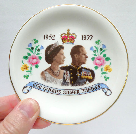 Vintage 1977 Queens Silver Jubilee Souvenir TRINKET TRAY: Made by Bursleigh Ware of Burslem, England