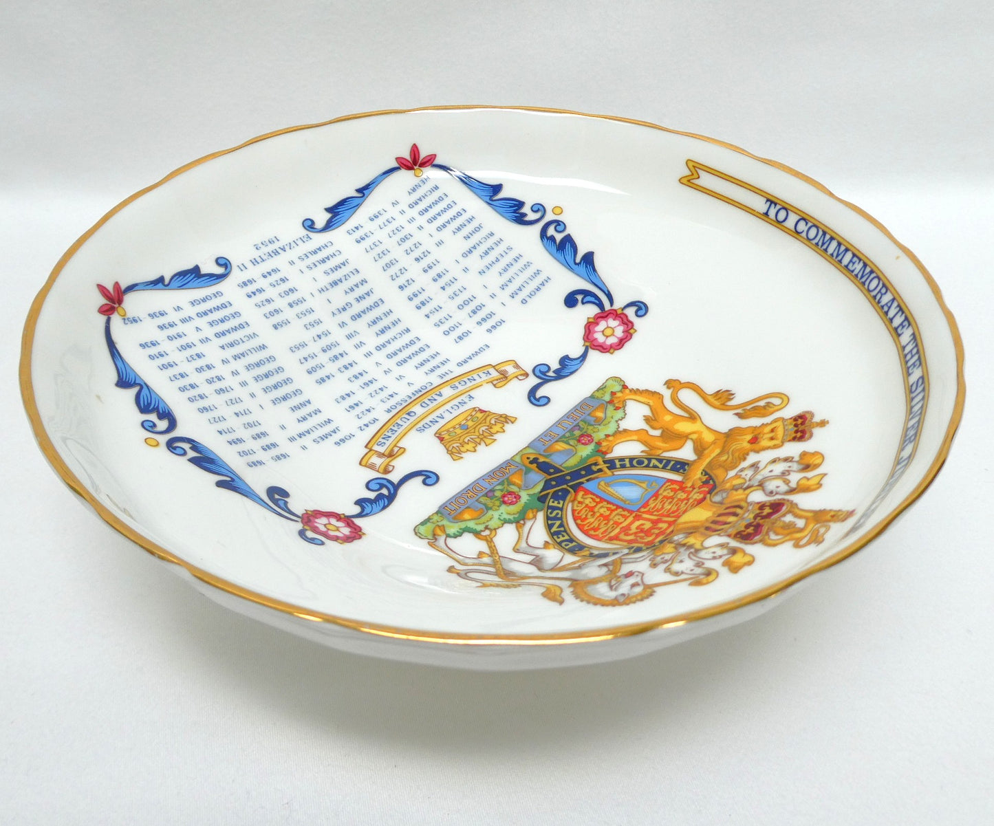 Aynsley Fine Bone China Commemorative Pedestal Dish Comport Celebrating the 1977 QEII Silver Jubilee