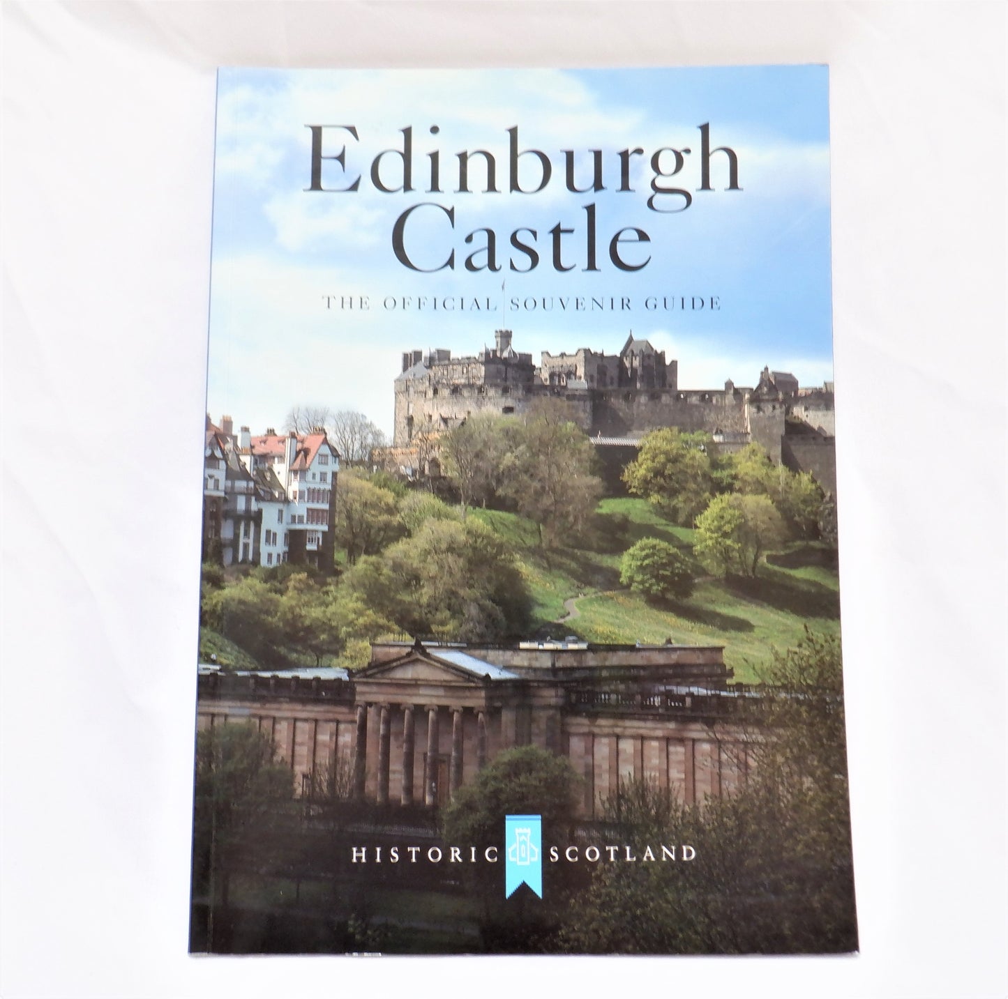 EDINBURGH CASTLE, The Official Souvenir Photo Guide Book, 2004