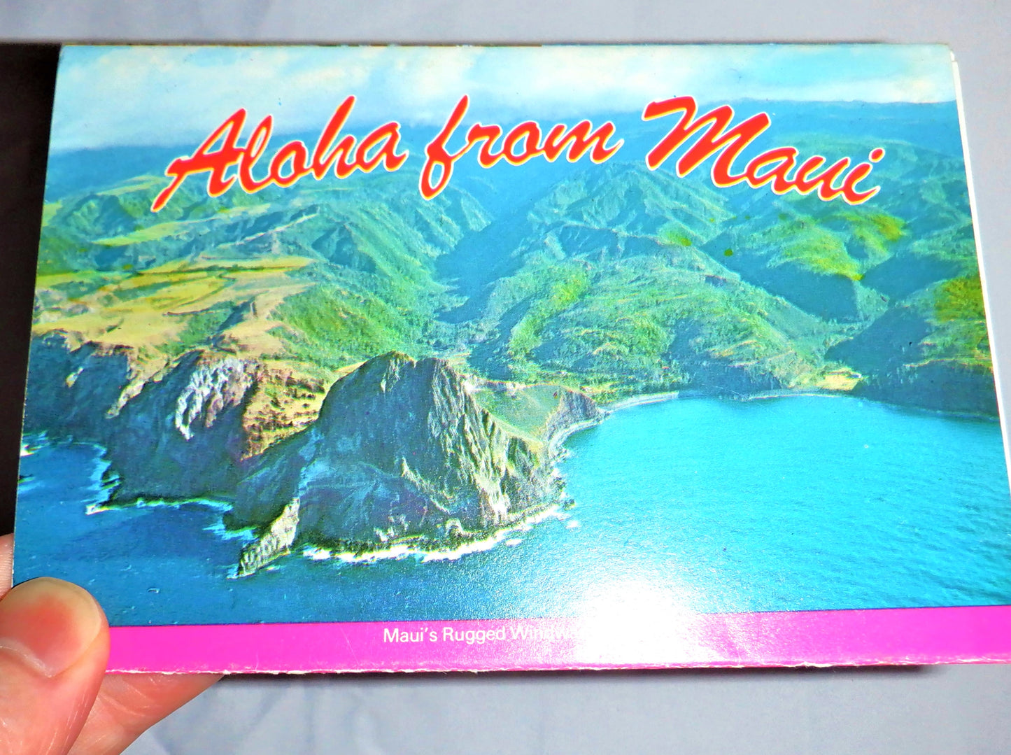 'ALOHA FROM MAUI' Vintage 7-Photograph Fold-out Souvenir Tourist Postcard Booklet, 1970's