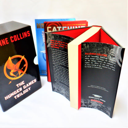 THE HUNGER GAMES TRILOGY, The Original Boxed Set of 3 Hardcover Books by Suzanne Collins (2008 1st Ed.)