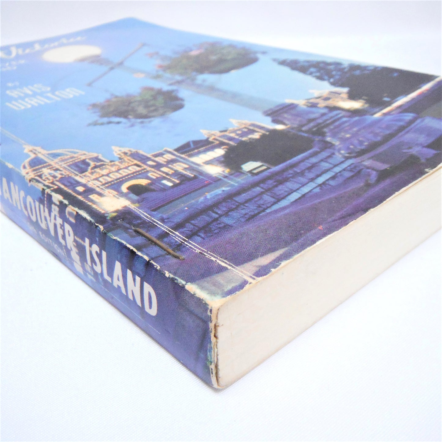 ABOUT VICTORIA & VANCOUVER ISLAND, A Vintage Guide Book by Avis Walton, 1969