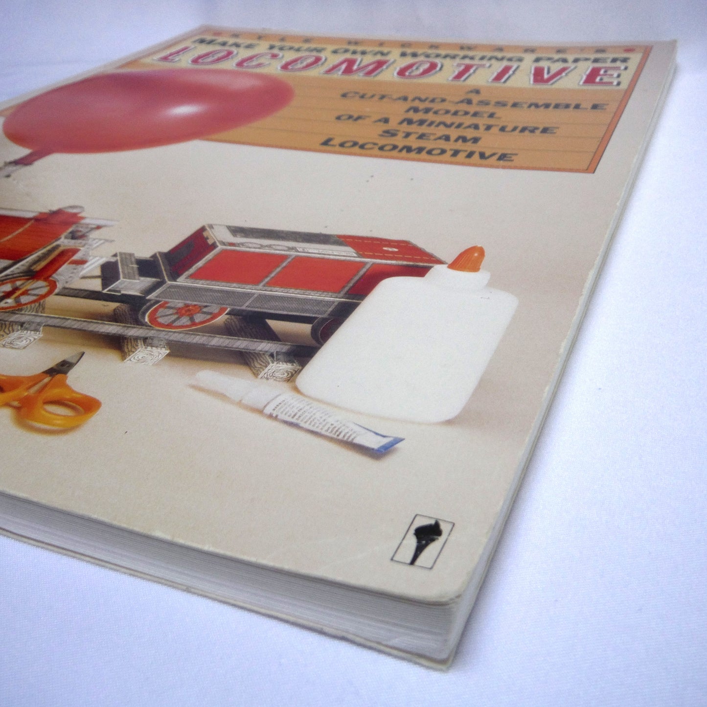 MAKE YOUR OWN WORKING PAPER LOCOMOTIVE, A Cut-And-Assemble Model of a Miniature Steam Locomotive, by Kyle Wickware (1986 1st Ed.)