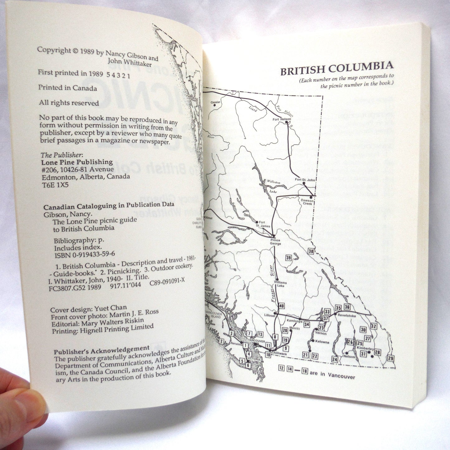 THE LONE PINE PICNIC GUIDE TO BRITISH COLUMBIA, by Nancy Gibson and John Whittaker (1989 1st Ed.)