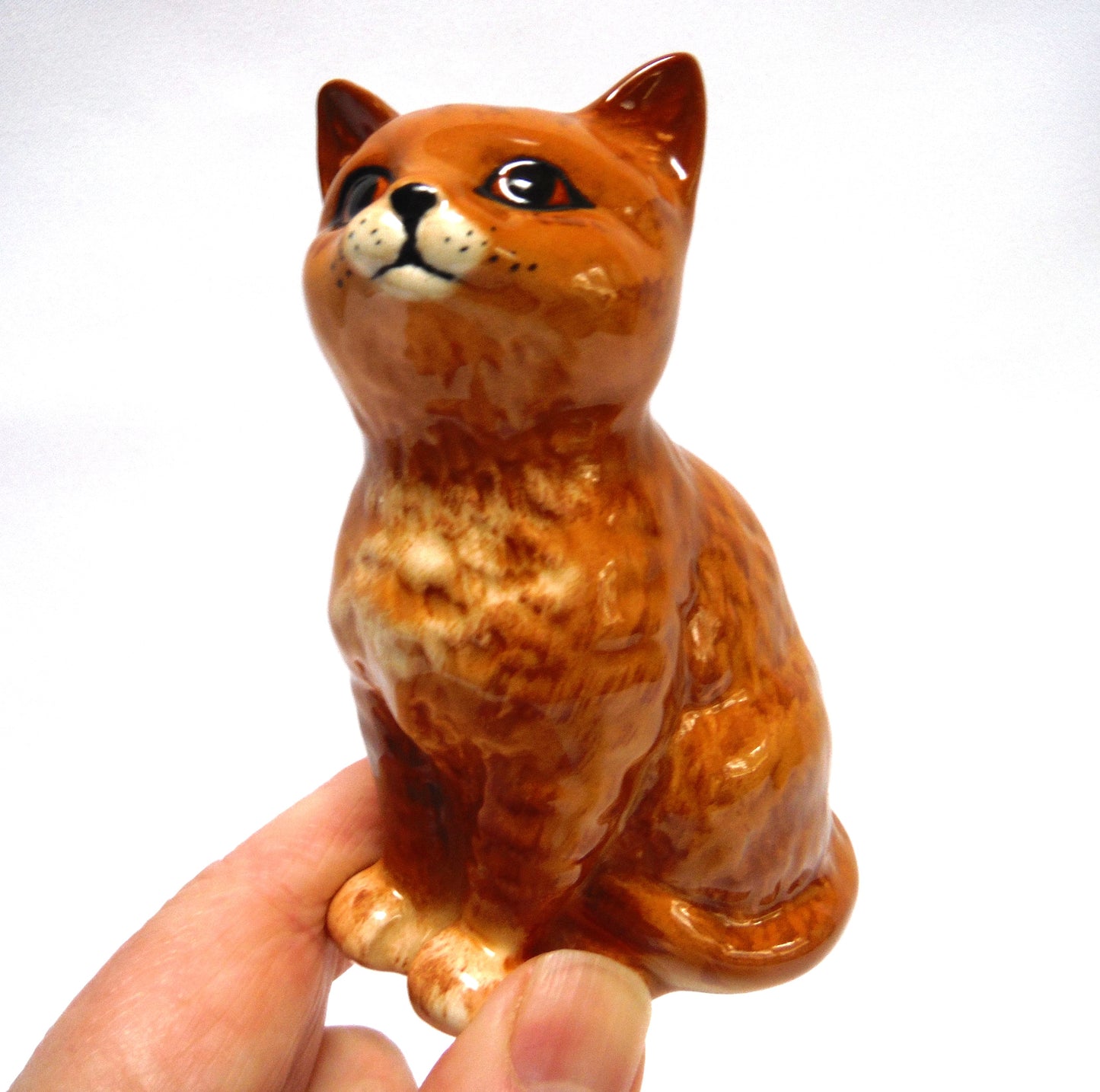 Vintage Beswick Ginger Persian Cat Seated #1886 figurine, Designed by Albert Hallam, issued 1963-1989.