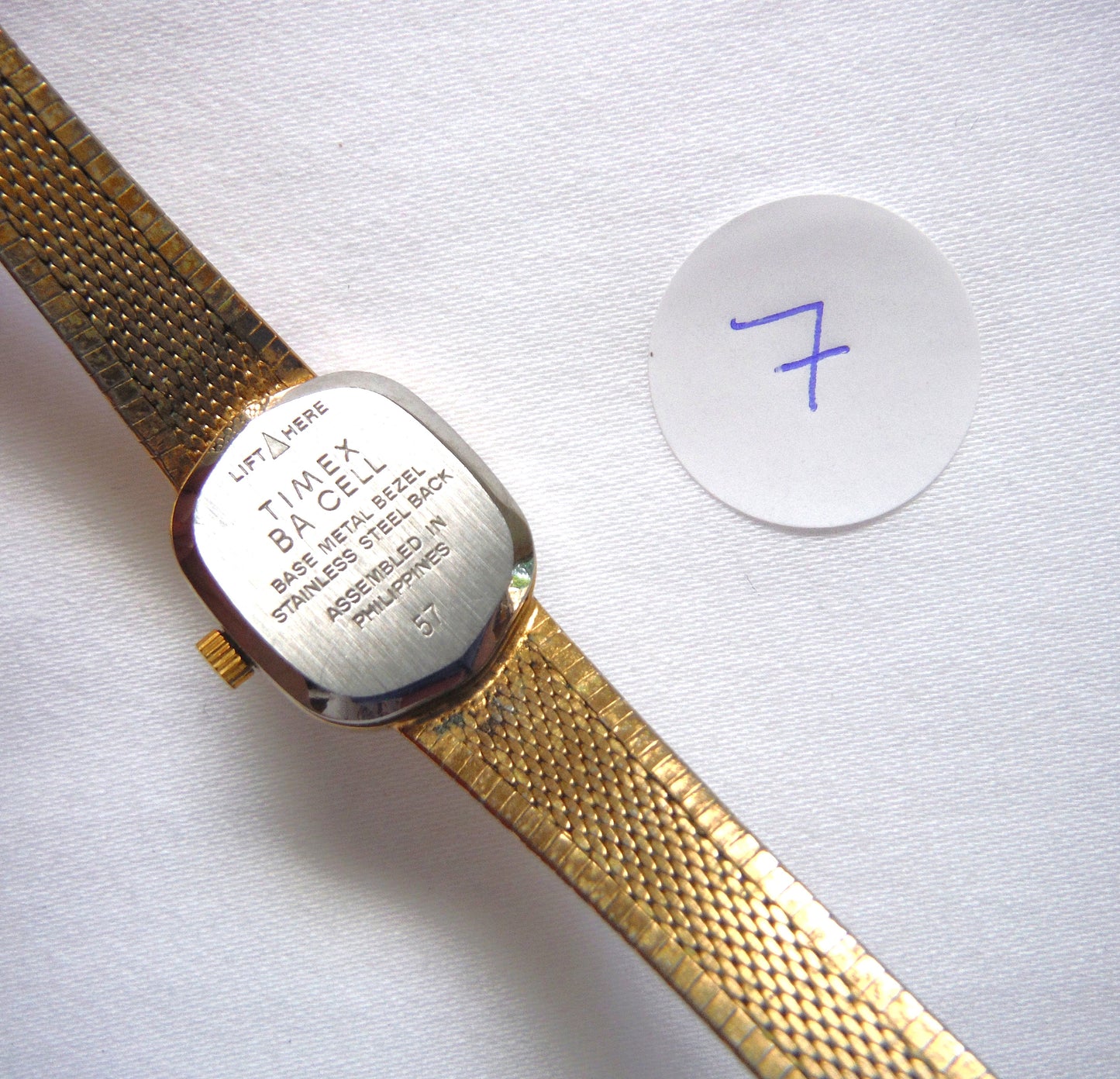 A SELECTION OF EIGHT VINTAGE WOMENS TIMEX WATCHES, VARIOUS TYPES, STYLES AND YEARS: Priced at only $5 each!