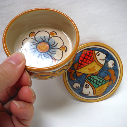 ITALIAN POTTERY TWO-FISH DESIGN ROUND JEWELRY OR TRINKET BOX, with removable lid and Artist Signed!